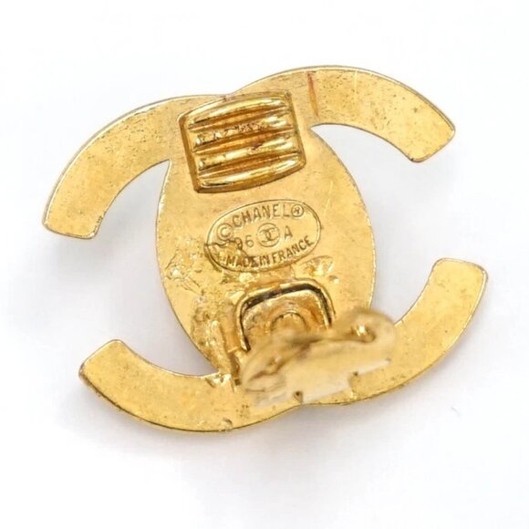 CHANEL CC Logos Rhinestone Large Turnlock Clip-On Earrings Gold Tone 96A Auth - Picture 6 of 6